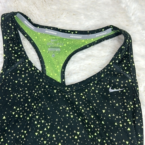 Bundle 2 Nike Women’s Dri-Fit Tank Tops Size M - Picture 8 of 11